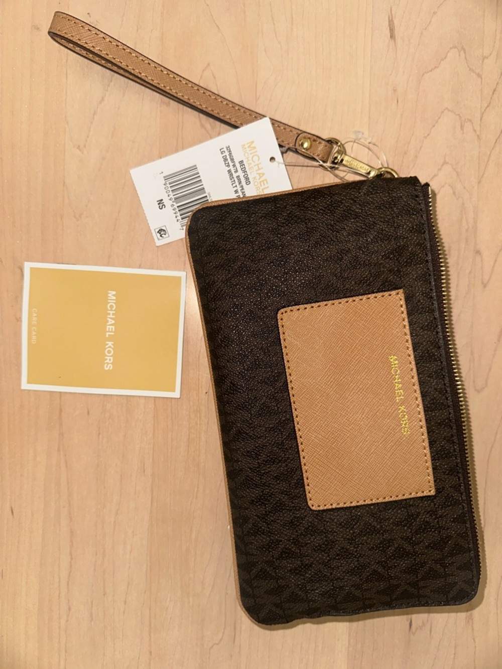 NEW Michael Kors Dark Brown Logo Wristlet with Tan Card Pocket and Gold Hardware